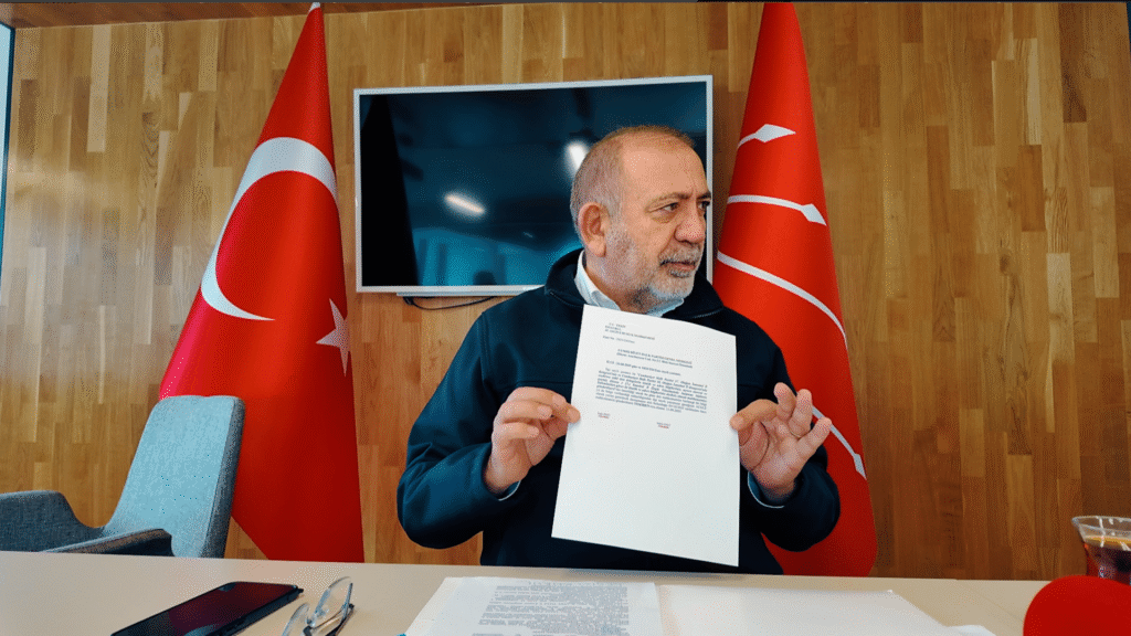 gursel-tekin-1024x576 Gürsel Tekin CHP’li TROLLER’e SESLENDİ: “Etrafımızda ne kadar gereksiz insan varmış!”